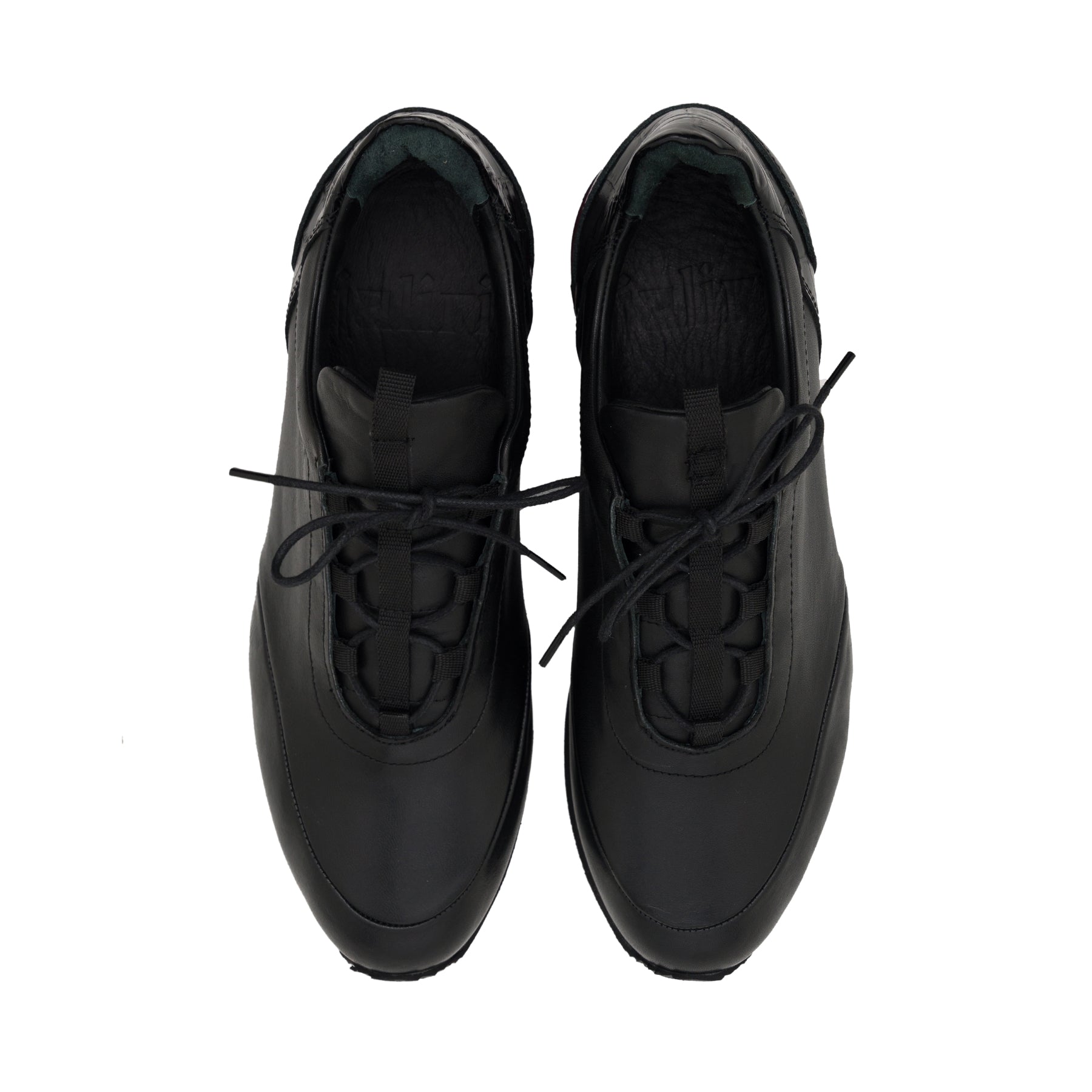 Astril Black Sneaker